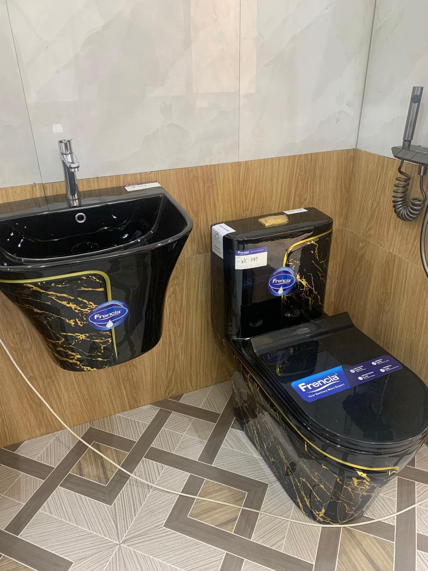 WC couple toilet